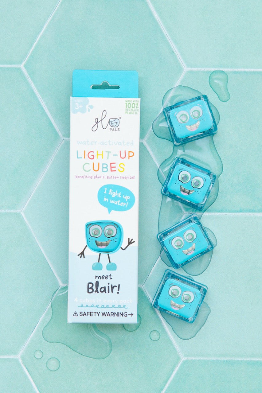 Glo Pals - Light Up Cubes Bath Toys - Blair - Blue - 4pcs