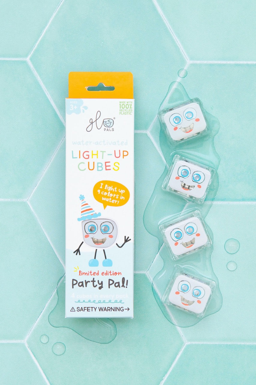 Glo Pals - Light Up Cubes Bath Toys - Party Pal - White - 4pcs