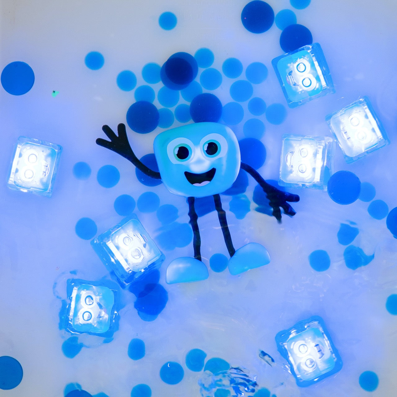 Glo Pals - character & light up bath toy - Blair